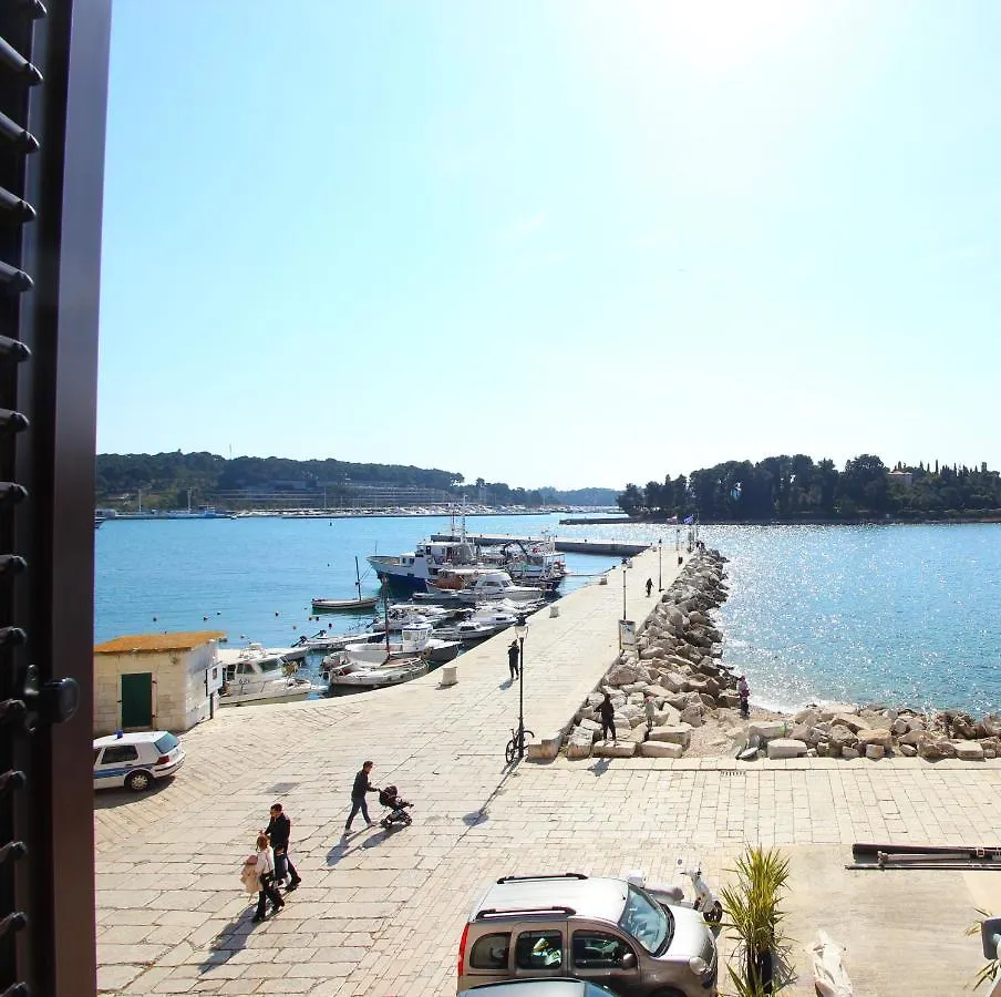 Molo Grande Apartment  روفينج